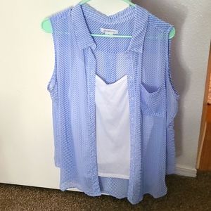 Blue & white chevron design short sleeved blouse w/coordinating white camisole